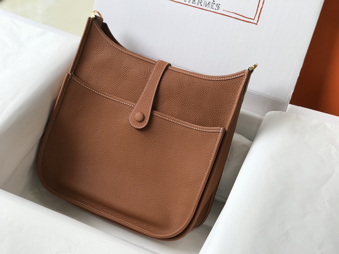 Hermes Evelyne III 29 PM Shoulder Bag In Brown Clemence Leather